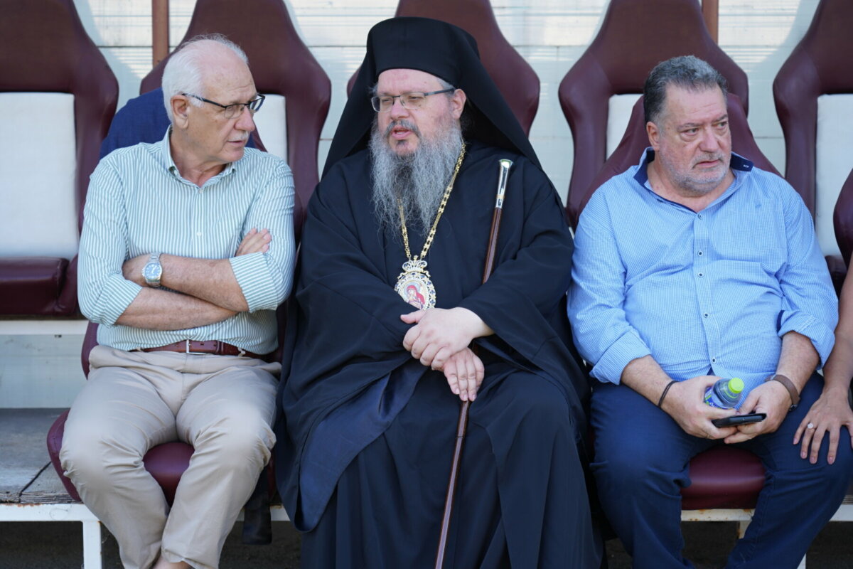 Χαλασμός κόσμου στην “πρώτη” της Λάρισας, παρουσία 2.000 (!) οπαδών της! (+pics)